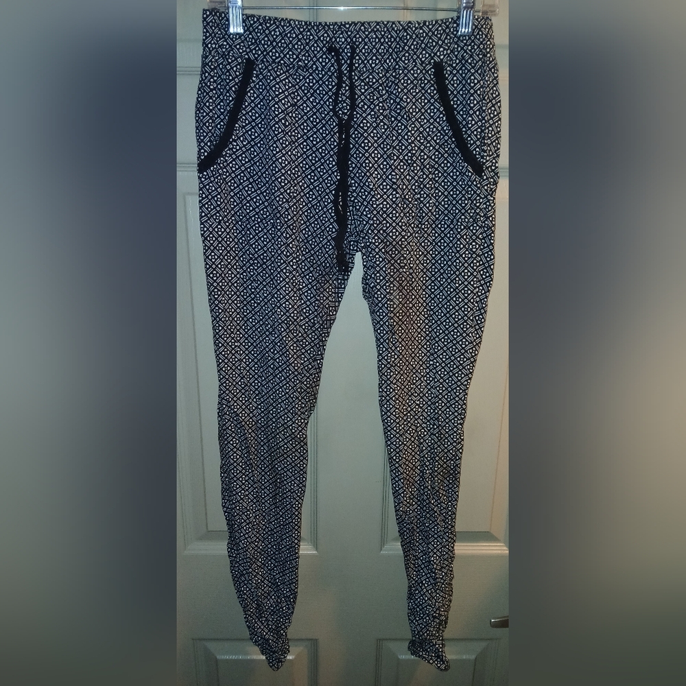 Women's SO Medium Pants with Ruffle Cuffs